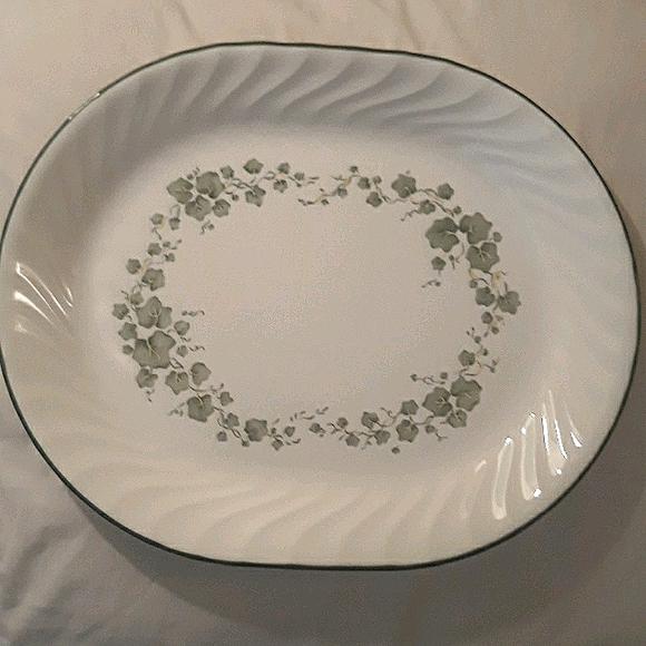 Corelle Other - Corelle 12x10" oval platter